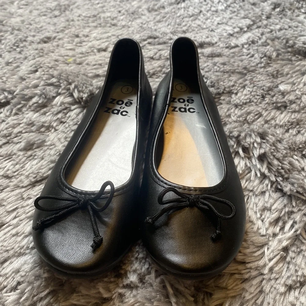 Zoe & Zac Black Ballerina Slip On Flats Girl’s Size 3 Excellent Condition
